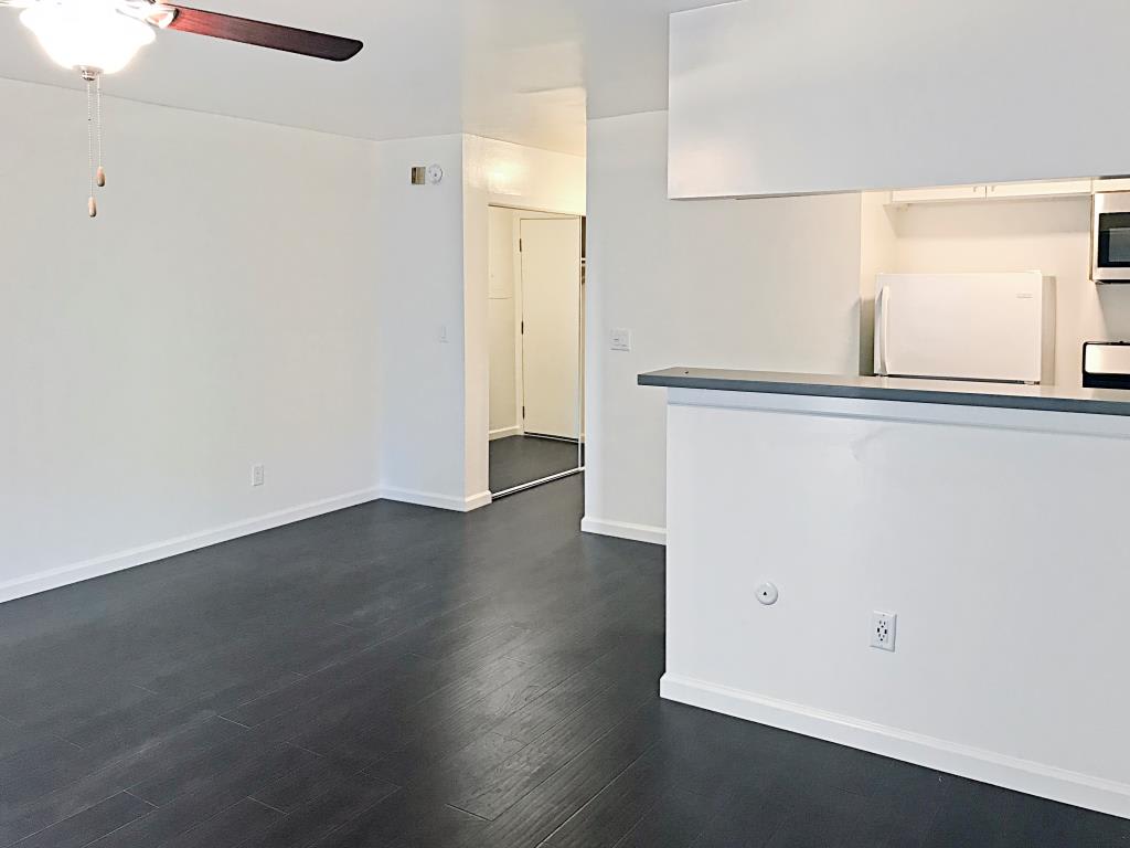 Photos and Video of Ellendale Arms Apartments in Los Angeles, CA